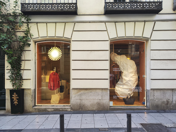 Positive Nostalgia: Paper Installation for Thinking Mu’s AW26 Collection Launch