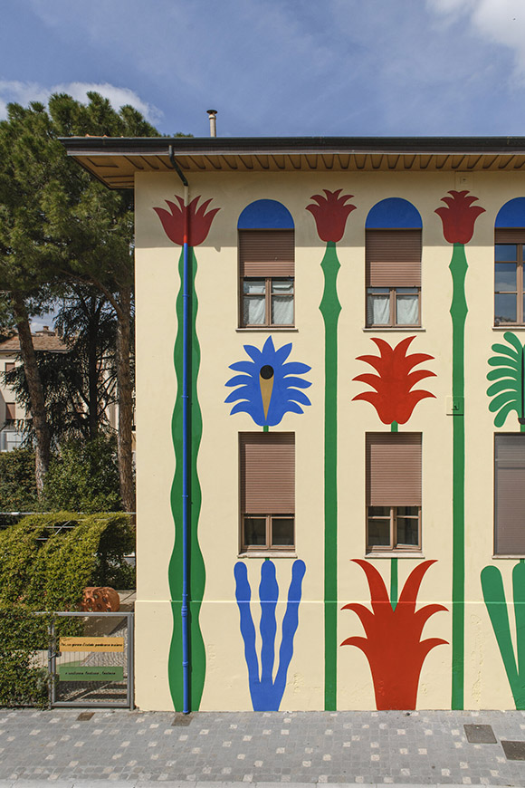 “Disegno d’esame”: Agostino Iacurci’s elementary school mural in Romagna, Italy