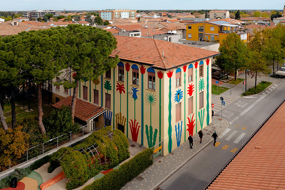 “Disegno d’esame”: Agostino Iacurci’s elementary school mural in Romagna, Italy