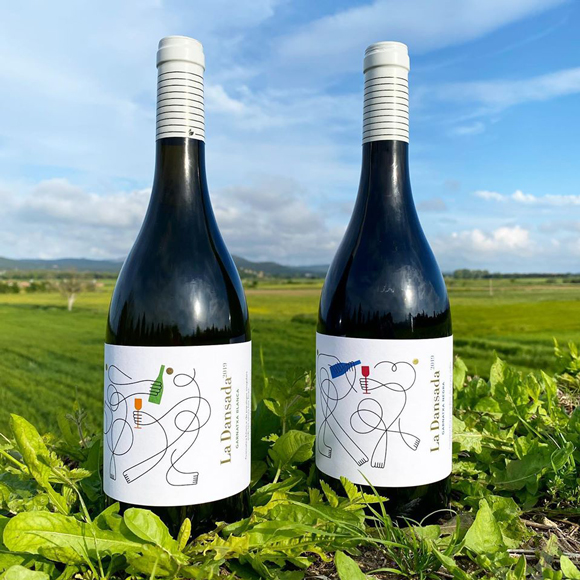 La Dansada wine labels by Jonathan Calugi