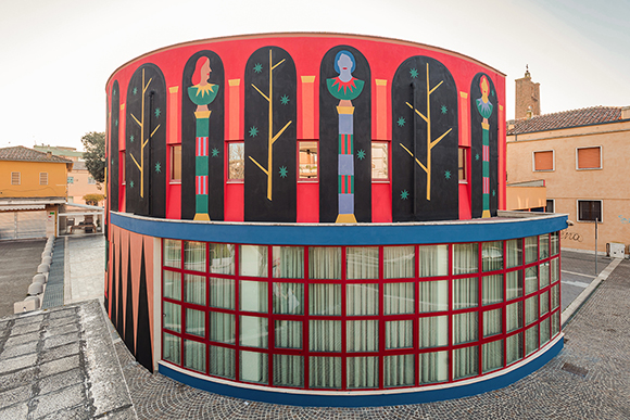 “L’Antiporta”: Agostino Iacurci’s new stunning mural